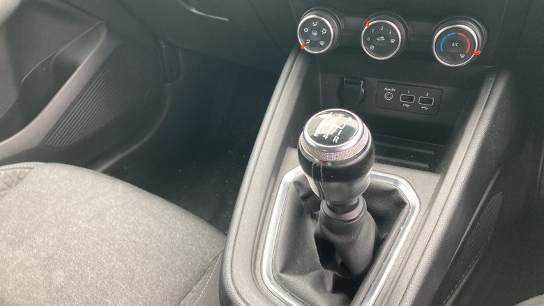 Renault Clio 1.0 TCe 100 Iconic 5dr Petrol Hatchback